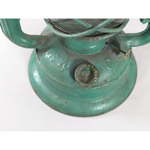 Antique E.T. Wright & Co No. 4 CB storm lantern, Canadian Kerosene Oil Lamp - Picture 4 of 9